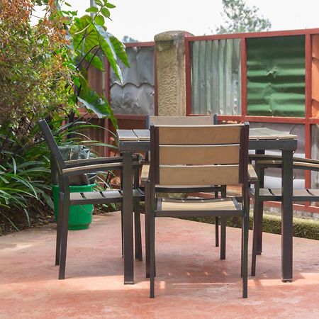 Dutchess Hotel And Restaurant Fort Portal Екстериор снимка