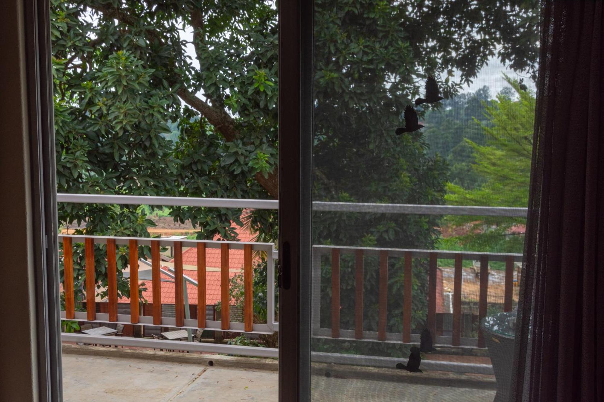 Dutchess Hotel And Restaurant Fort Portal Екстериор снимка