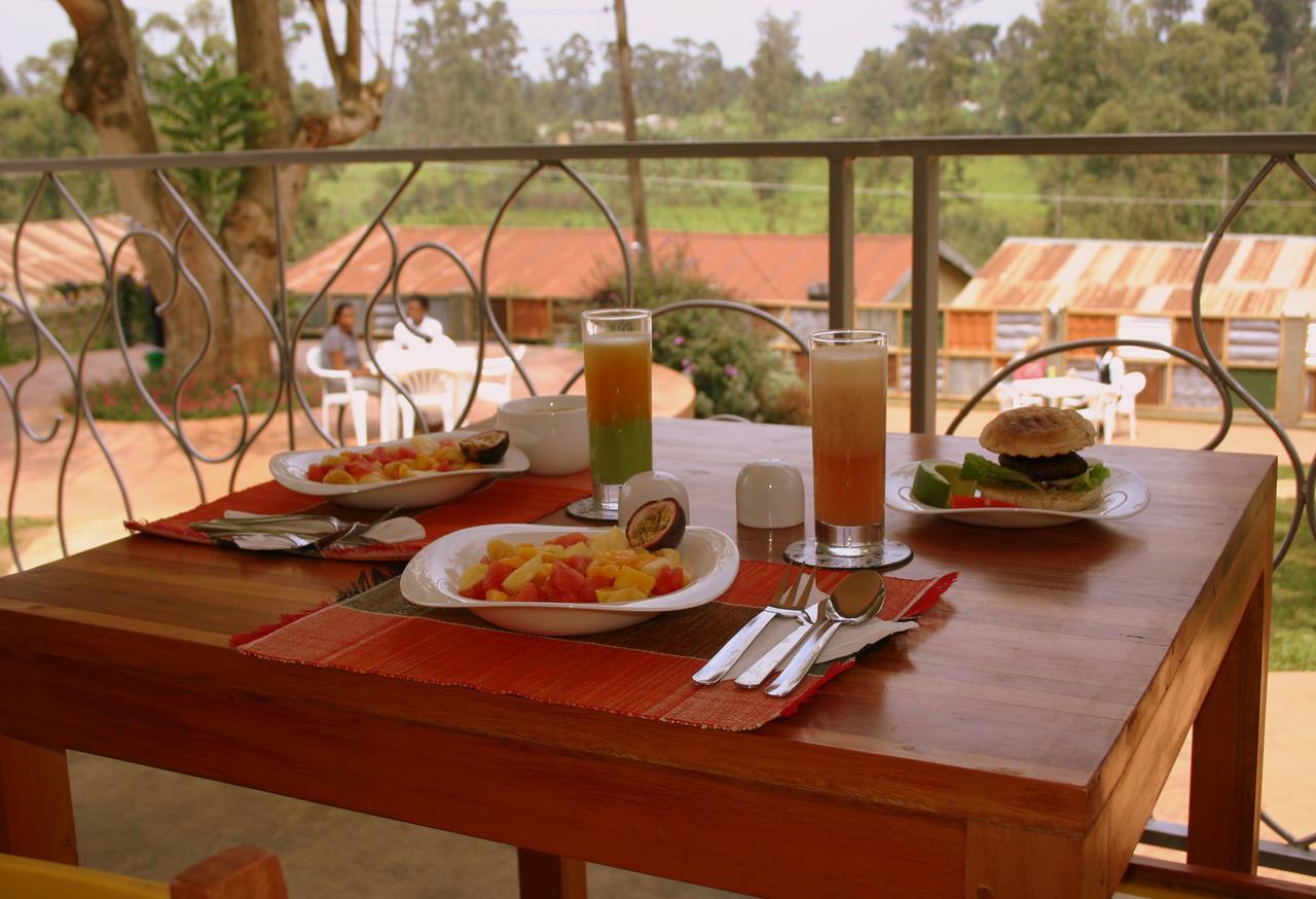 Dutchess Hotel And Restaurant Fort Portal Екстериор снимка