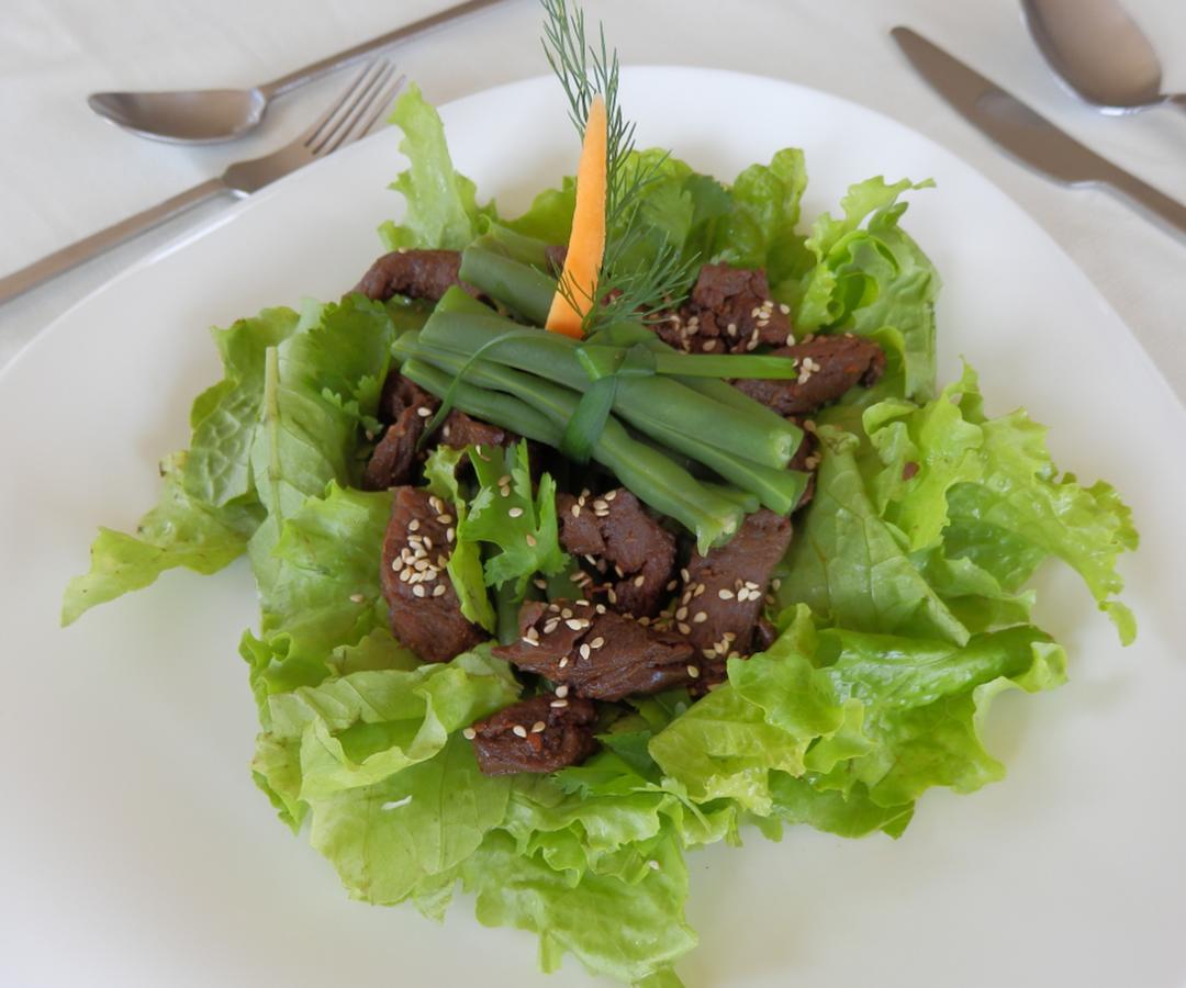 Dutchess Hotel And Restaurant Fort Portal Екстериор снимка