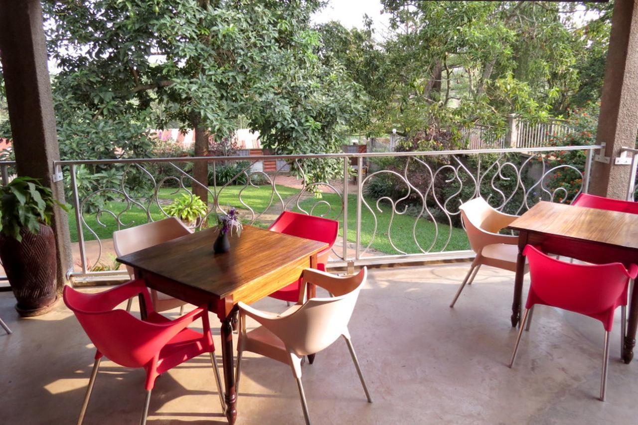 Dutchess Hotel And Restaurant Fort Portal Екстериор снимка